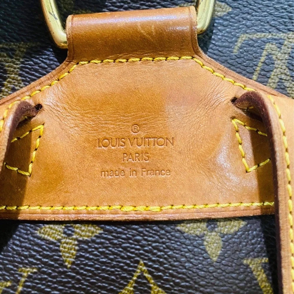 Lv backpack 🎒 - Picture 3 of 14